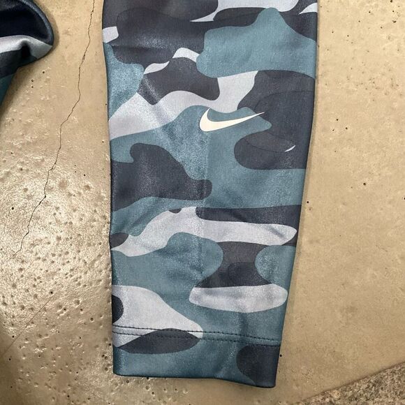 Nike Drifit One Midrise Camo Leggings - Picture 6 of 10